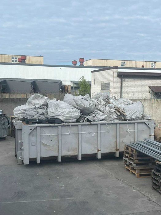 Вывоз строительного мусора контейнером Вивіз будівельного сміття