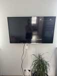 Telewizor Sony Bravia z uchwytem