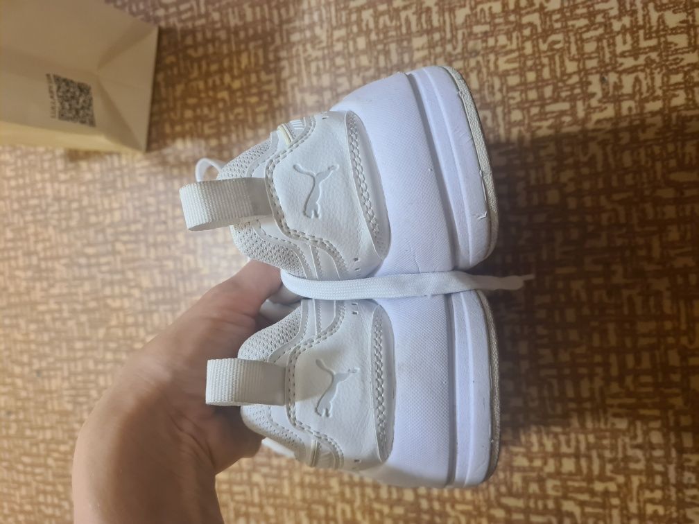 Продам кроссовки puma