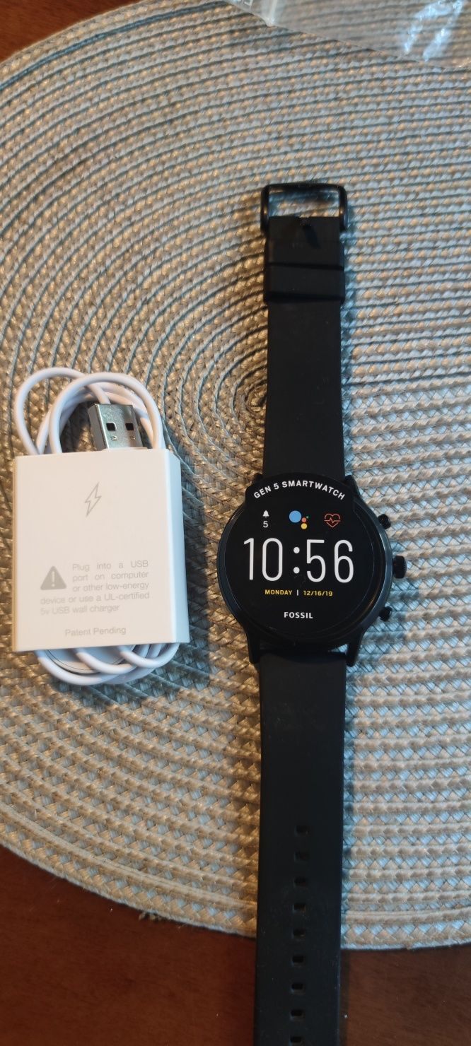 FOSSIL smartwatch czarny gen 5