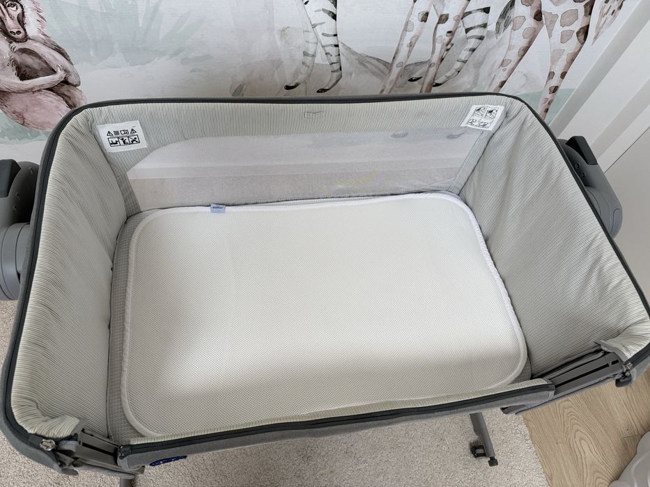 Chicco next2me magic, szare