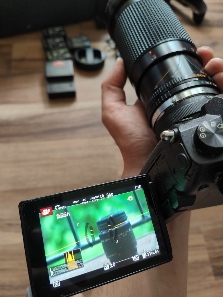 Aparat Panasonic Lumix GH5 4K 60kl/s obie. 28-200mm mikrof 128GB 5 bat