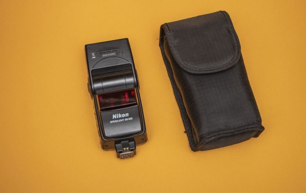 Продам камеру Nikon d3300 kit 18-55 + ПОДАРУНОК