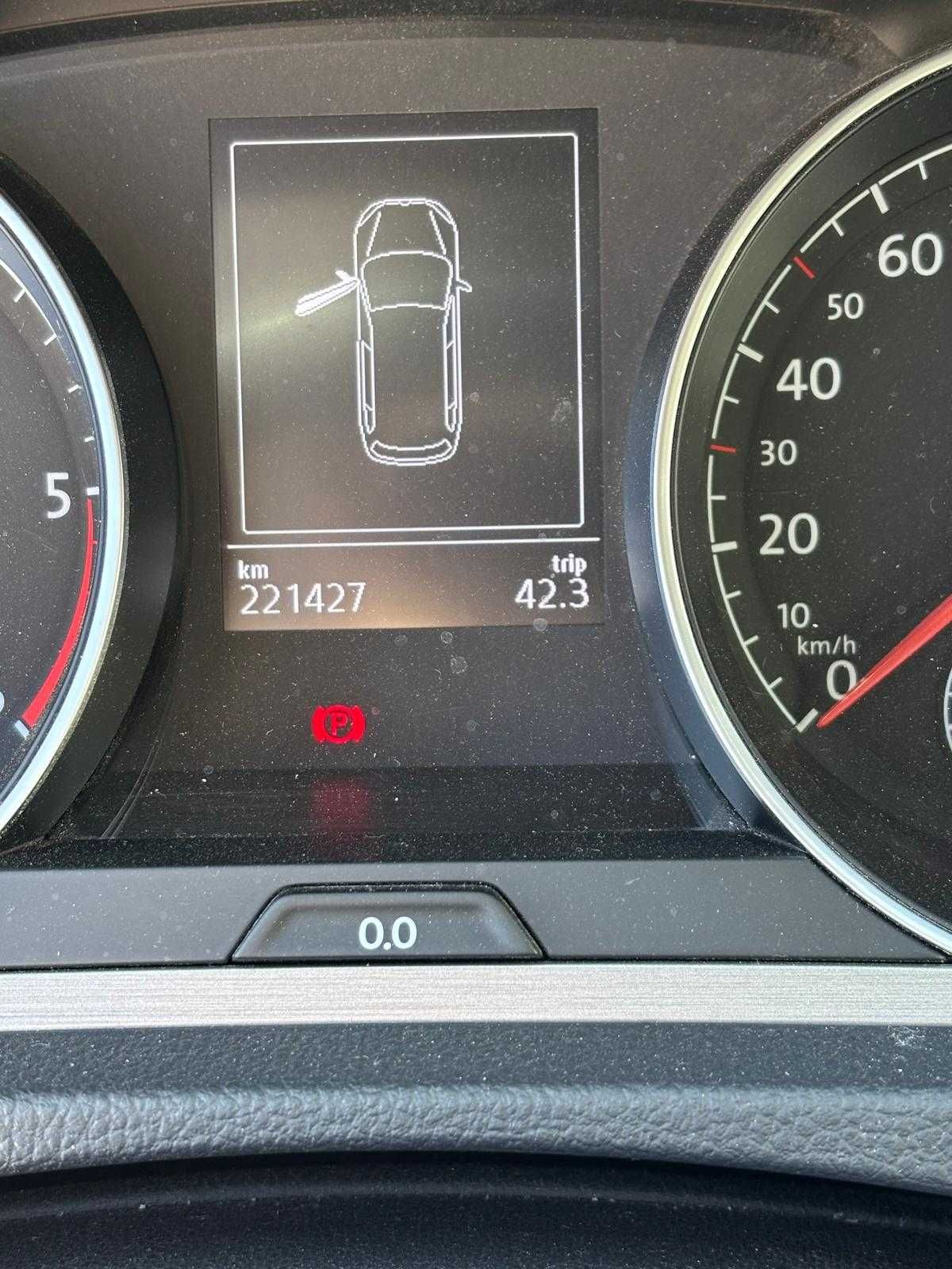 Volkswagen Golf VI 1.6 TDI BlueMotion R-Line