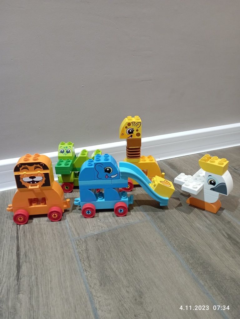 Lego Duplo pociąg ze zwierzątkami+ ptaszek