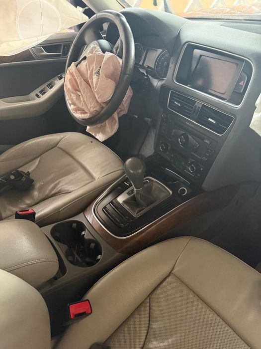 Audi q5 w całości lub na części