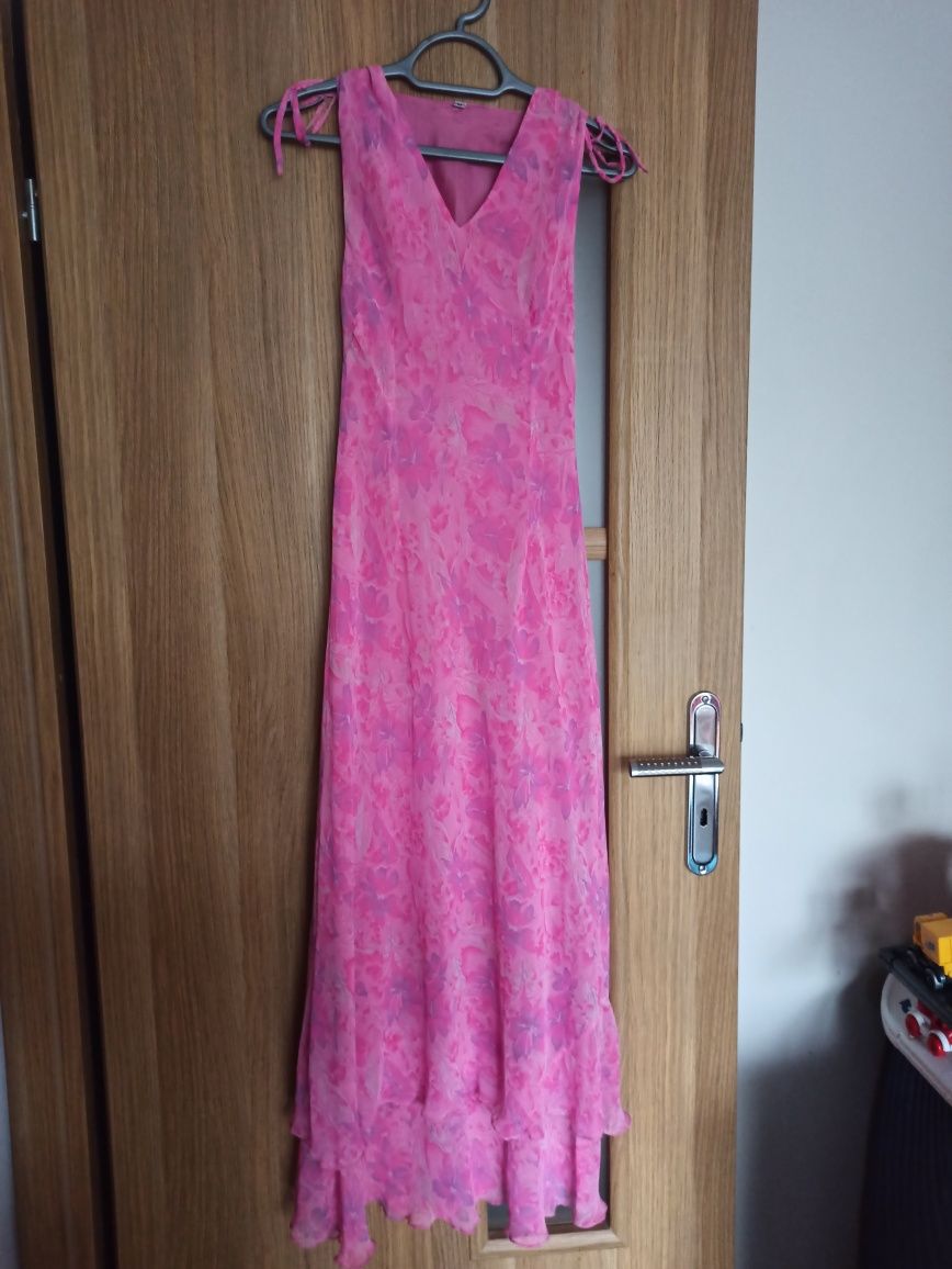 Długa sukienka w kolorze fuksji