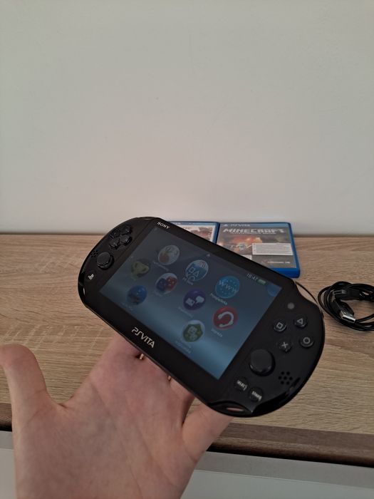 Konsola PSP Vita +Gry Ładowarka