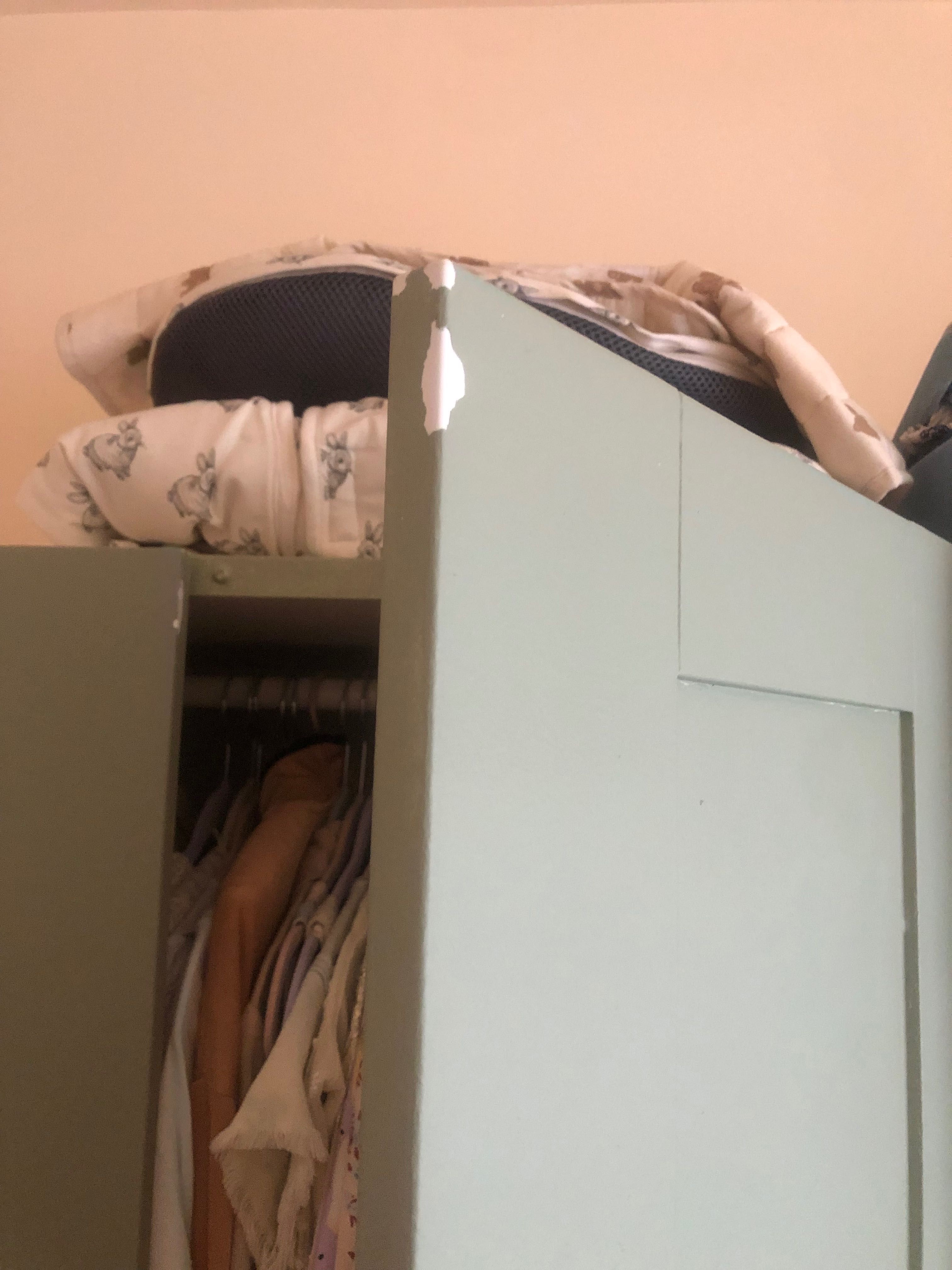 Roupeiro pintado ikea