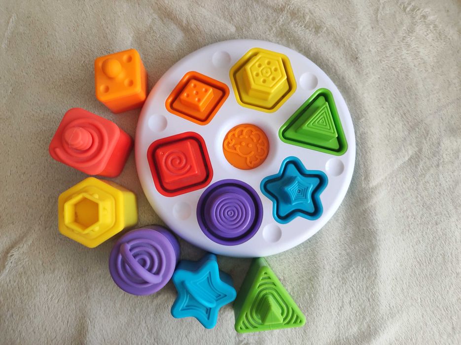 FAT brain toys sorter plugzy