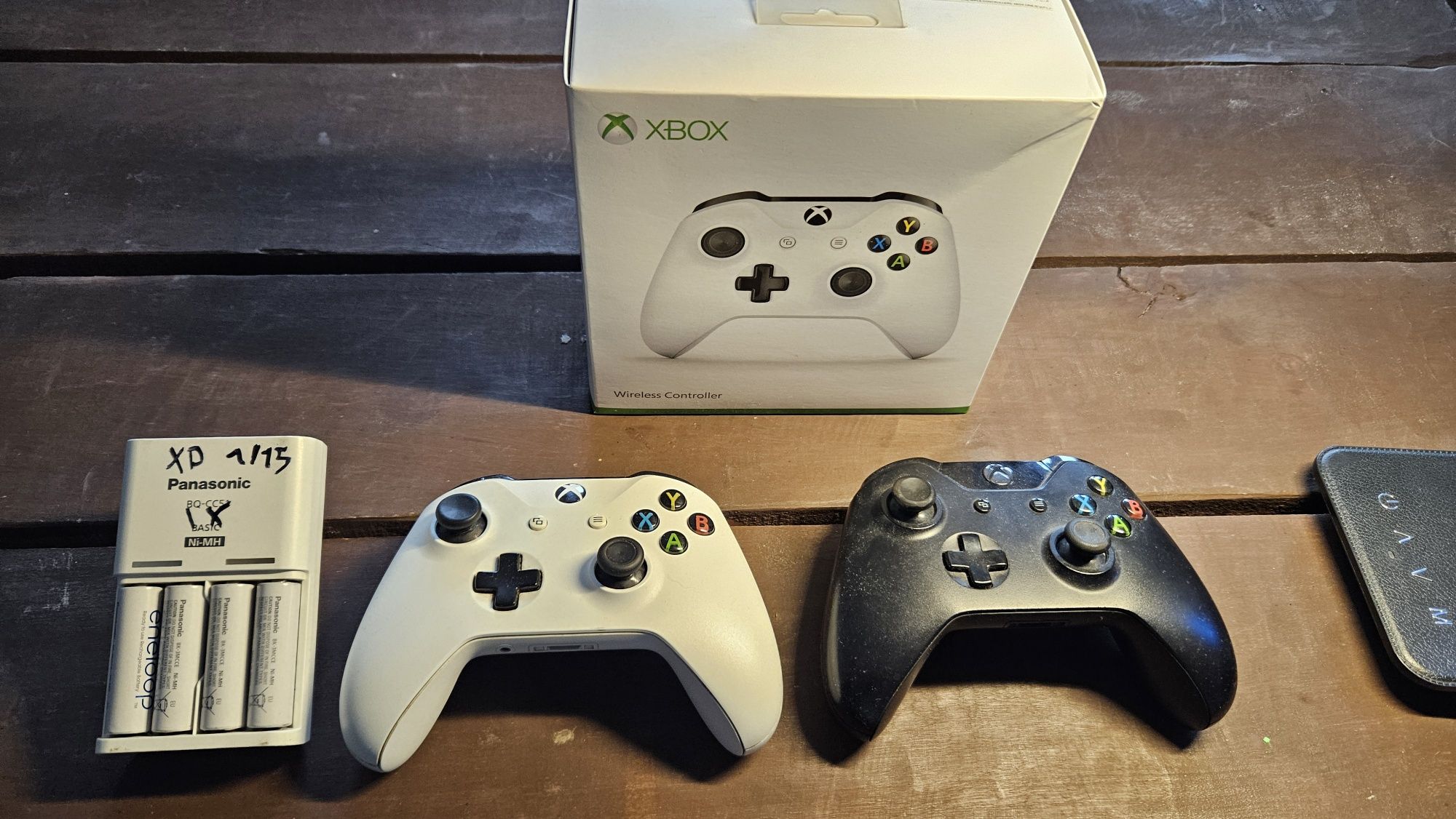 Pad Xbox One s Czarny i Bialy