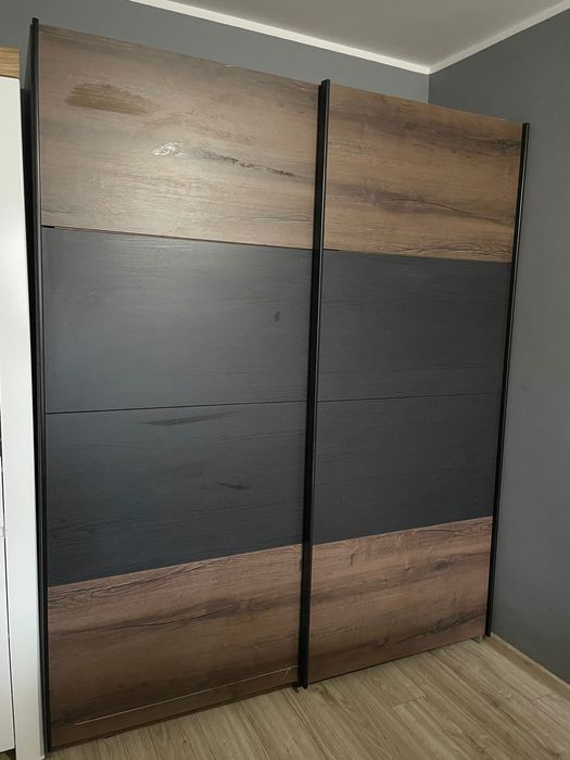 Sprzedam szafę przesuwna