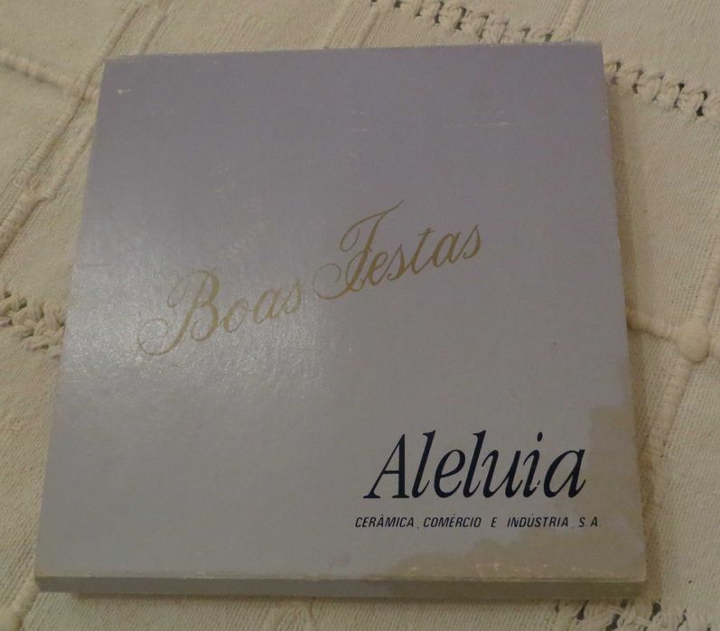 Calendário 2001, 2 azulejos, pintados à mão Cerâmicas Aleluia