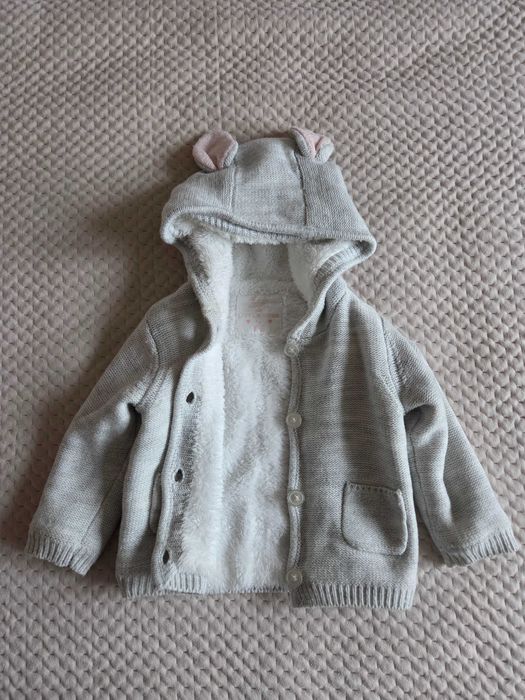 Sweterek z kapturem F&F 9–12m dziewczęcy.