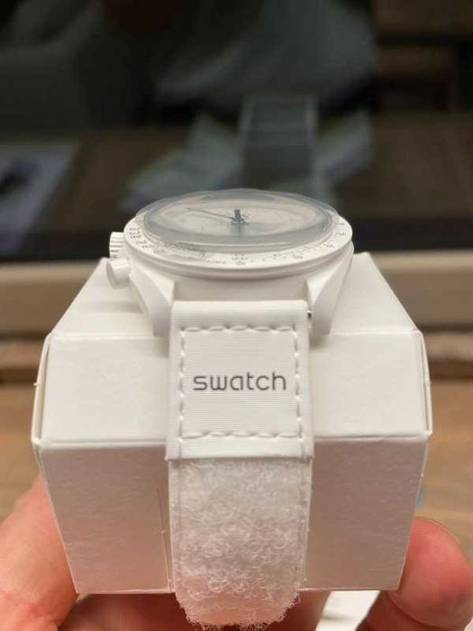 Omega x Swatch Snoopy SO33W700 Neonowy Księżyc 2.0