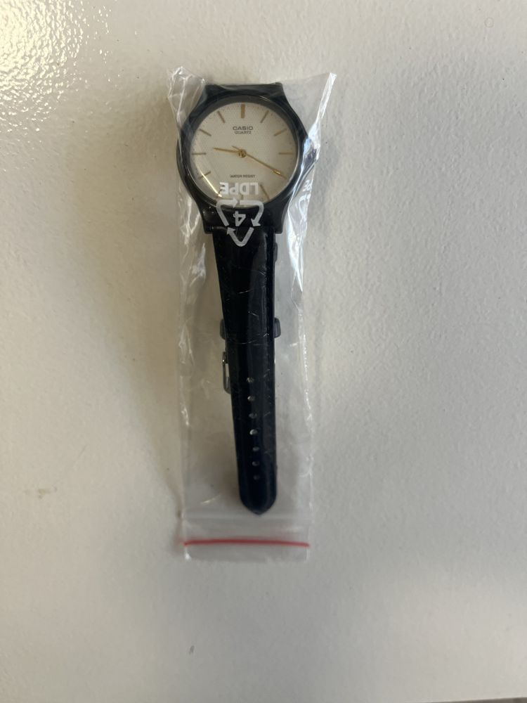 Sliczny zegarek Casio