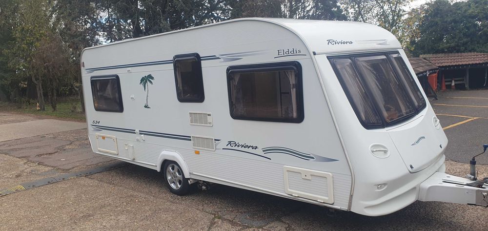 Ladna Przyczepa kempingowa 4 osobowa z sypialnia Elddis Riviera