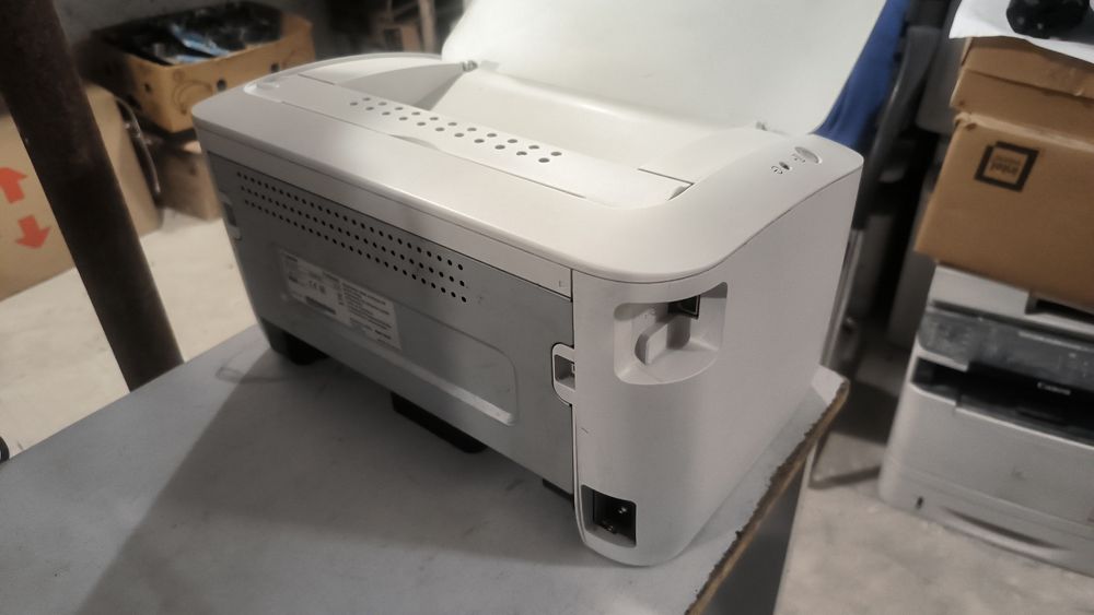 Принтери Canon i-sensys LBP6030 чистий друк