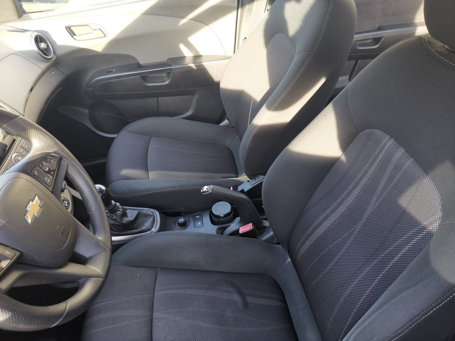 Chevrolet Aveo 1.2 LT+ 2013 só 151.300 km -VEJA A DESCRIÇÃO DO ANÚNCIO