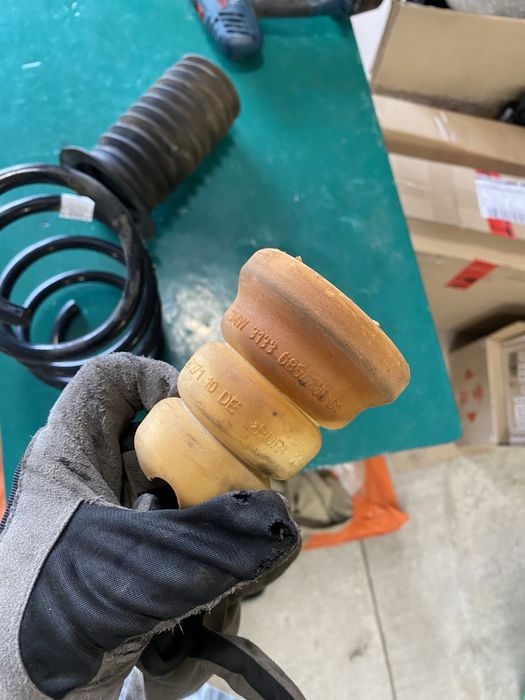 Bmw x1 u11 колодки пружина пильник амортизатора