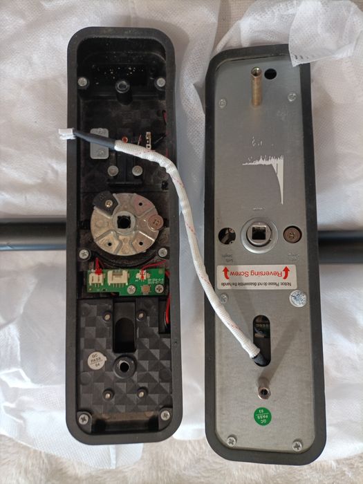 Fechadura inteligente com impressão digital, PIN ou cartão. Excelente.