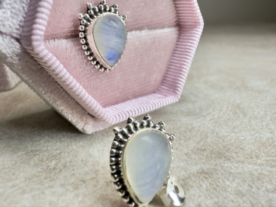 Срібні пусети 925-ї проби з місячним каменем