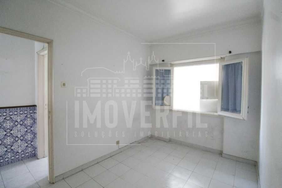 Apartamento no centro de Algés (Lisboa)