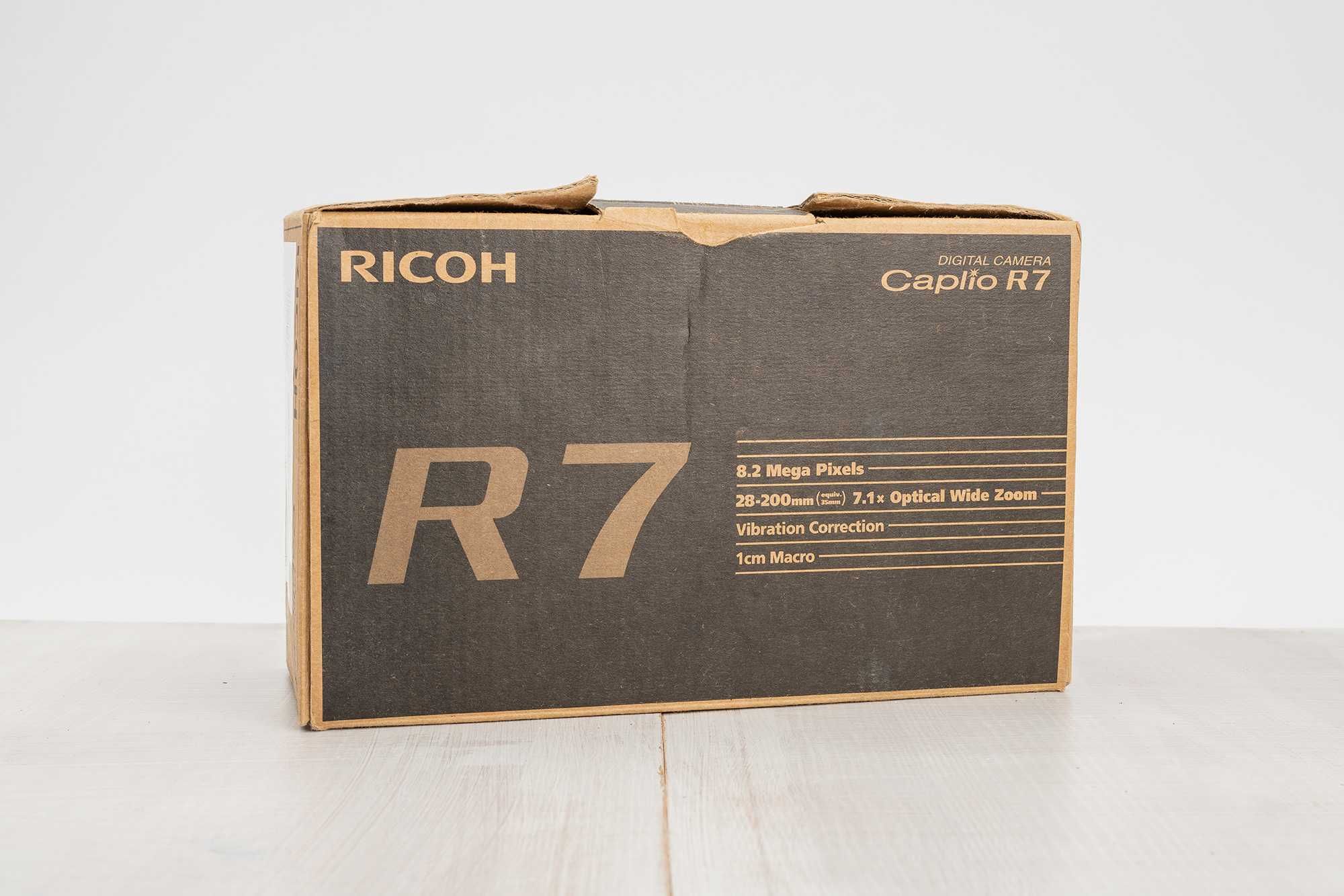 Aparat RICOH Caplio R7, akcesoria, pudełko, instrukcja. Makro od 1 cm!