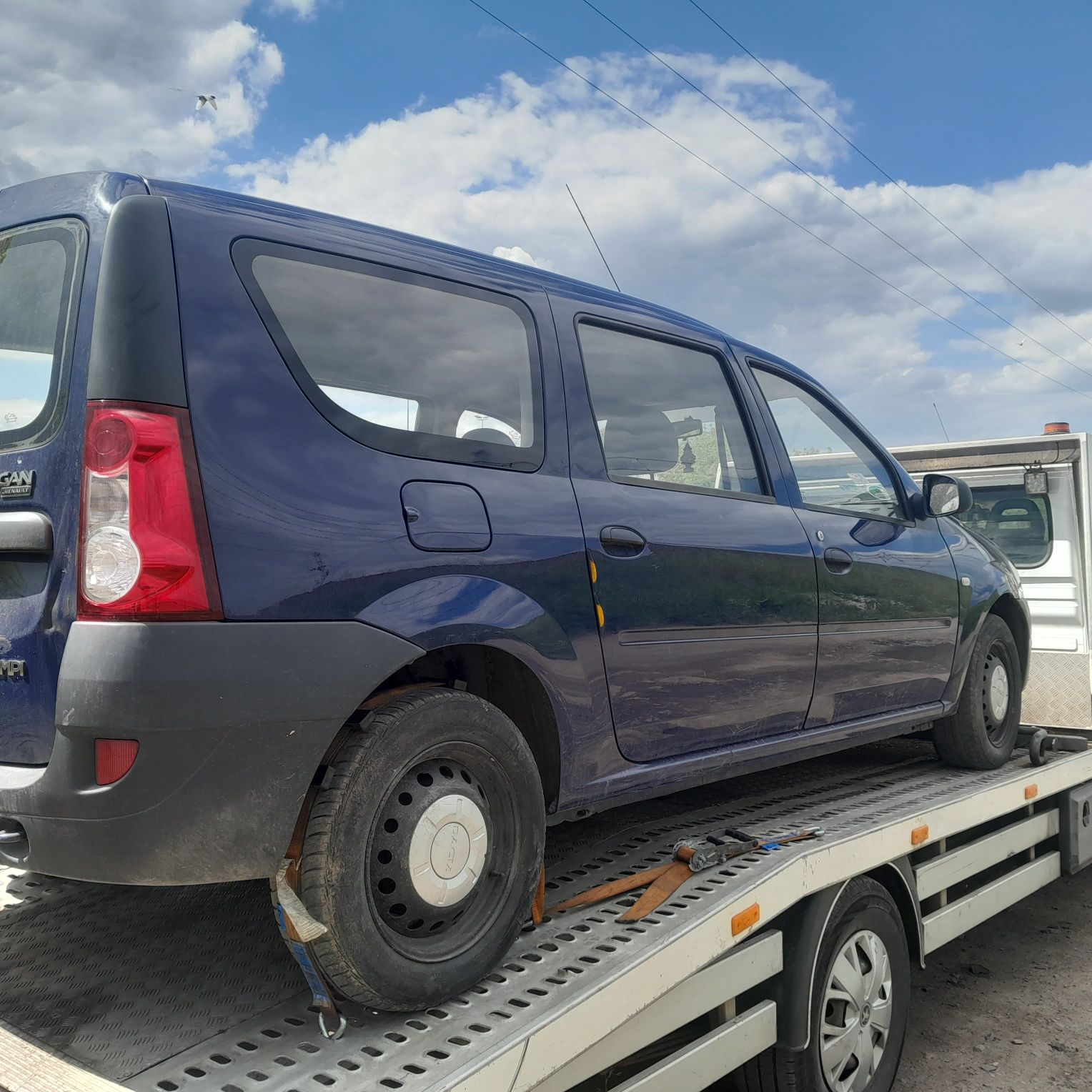 Dacia Logan 1.4 mpi na części kolor dv61h