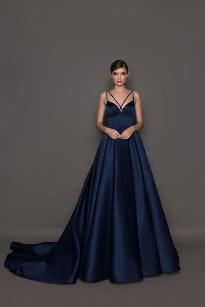 Вечірня сукня WONÁ Concept (сукня на випускний)