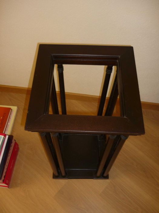 estante expositor madeira