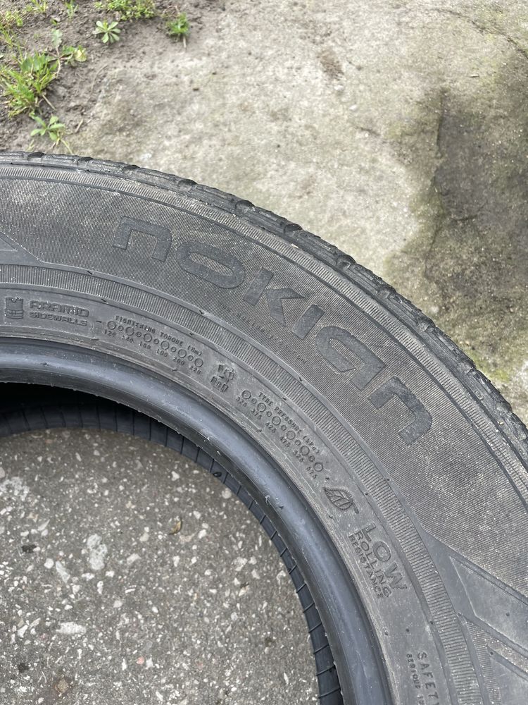 Opony Nokian  235/65R16C 2szt Lato