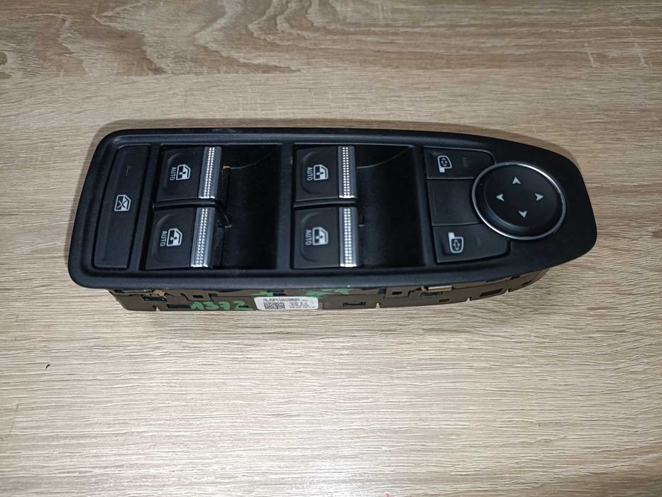 Renault Captur II Panel sterowania szyb chrom lewy przód