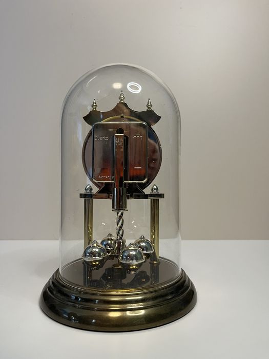 Вінтажний настільний годинник Koma (Quartz) під скляним ковпаком