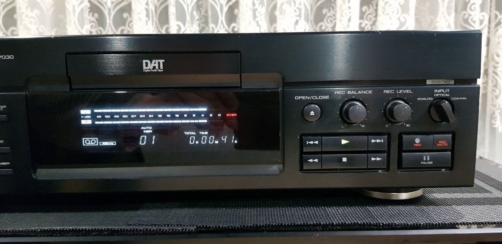 Kenwood DX-7030 digital audio tape deck (Dat)