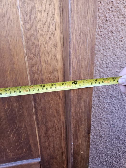 Drzwi drewniane z demontażu – solidne, z oknem, w bardzo dobrym stanie