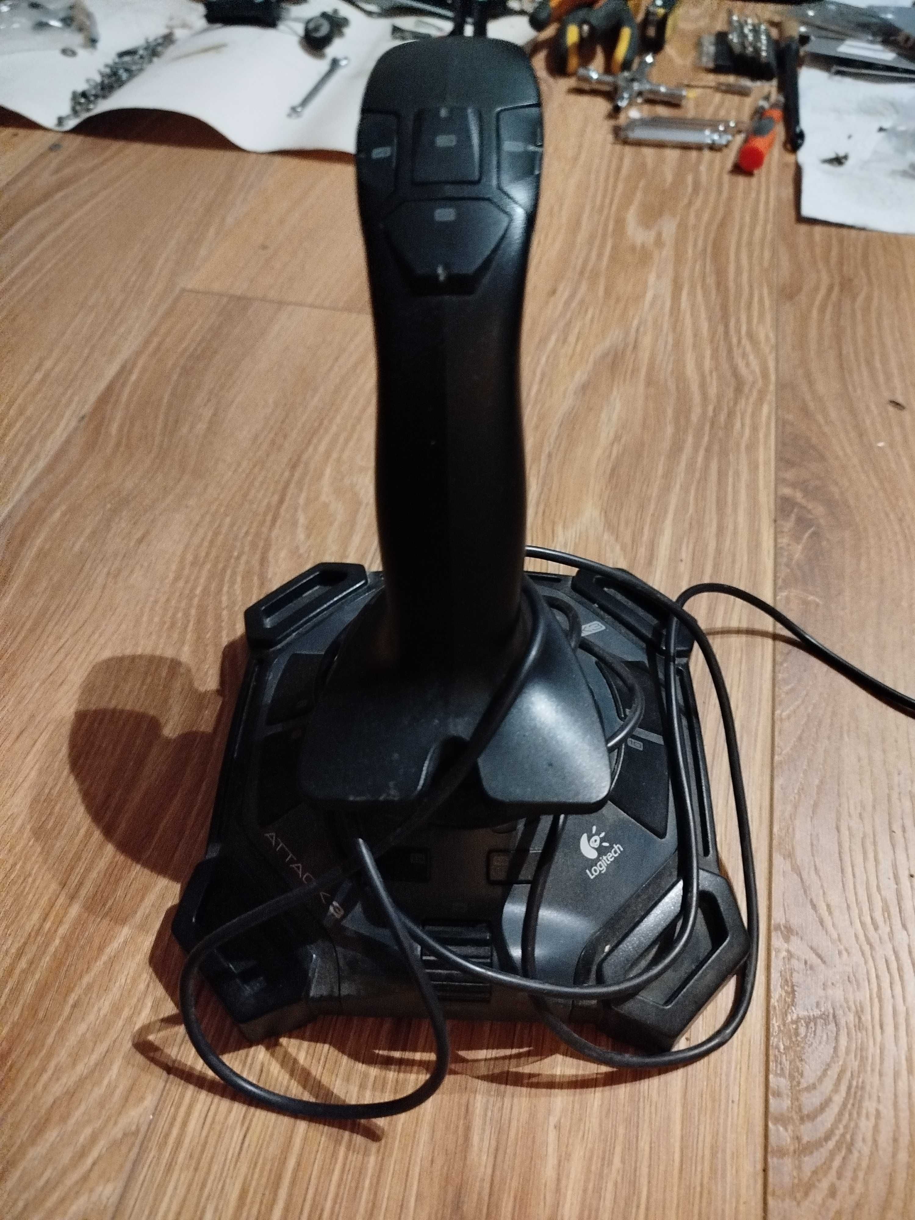 Joystick Logitech Attack 3