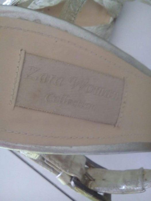 Sandálias Zara Woman Colletion cor dourado tamanho 36 - Bom estado