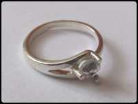 Srebrny pierścionek z cyrkonią próba 925