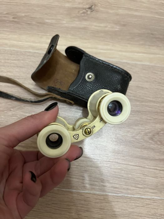 Бинокль театральный