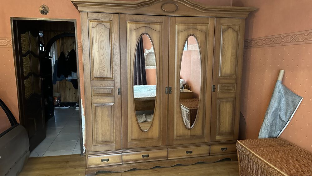 Stylowa sypialnia z drewna dąb