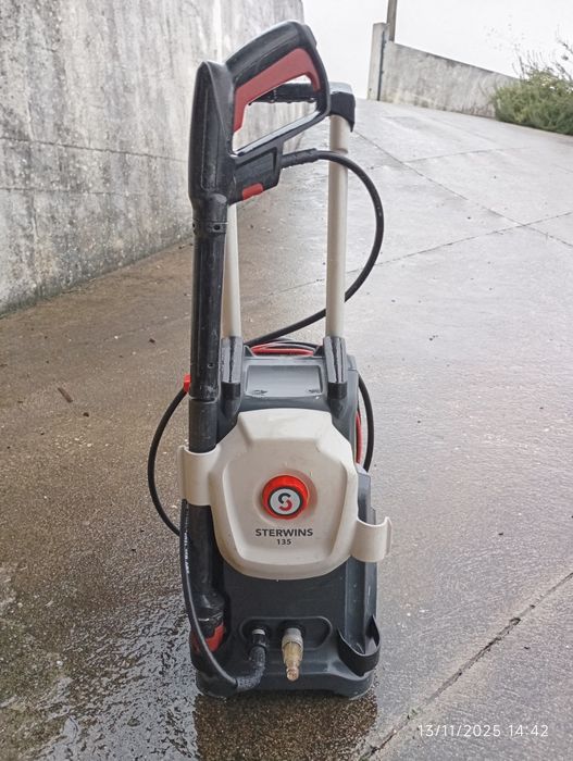 Máquina de pressão STERWINS 135