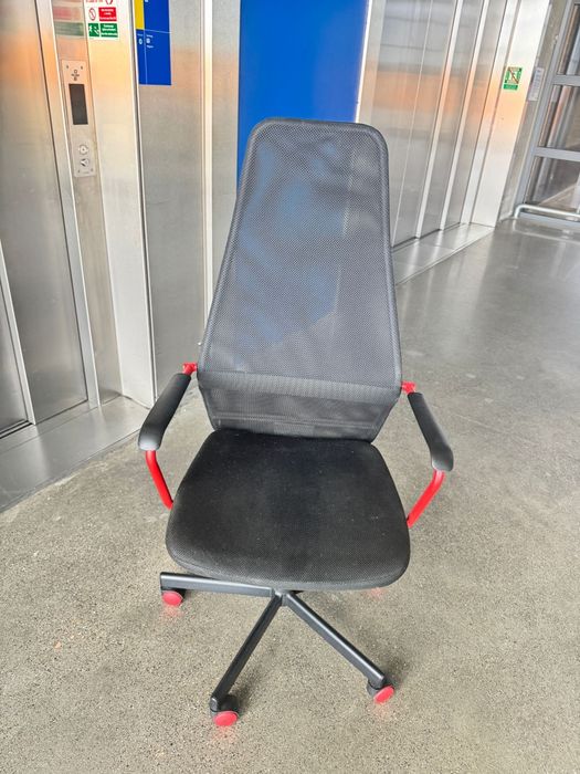 Krzesło biurowe na kółkach