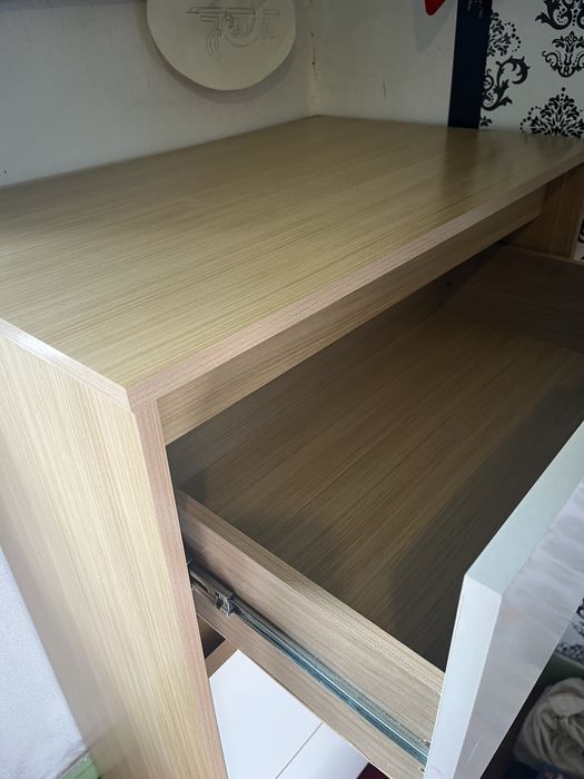 Comoda com 4 gavetas