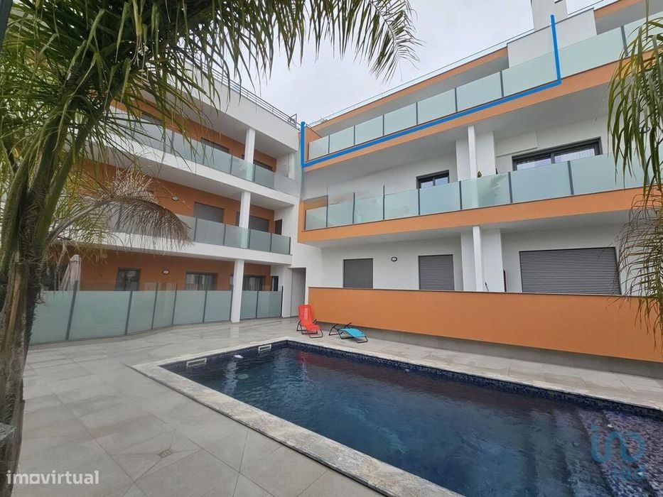 Apartamento T3 em Alcantarilha e Pêra de 111,00 m2