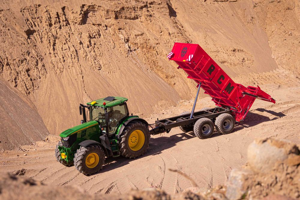 RCM CT 1 /RCM CT MAX przyczepa skorupowa z najazdami na miniładowarkę