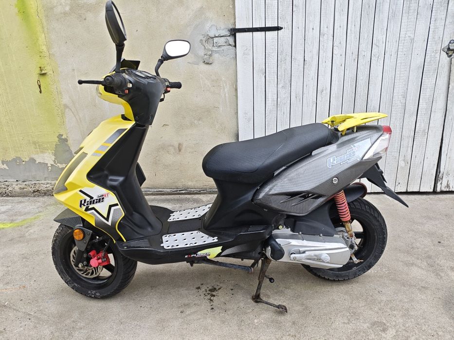 Dwa skutery 50 z przeznaczeniem na części