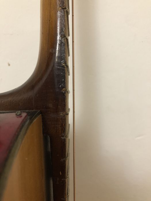 Радянська гітара зі звукознімачем