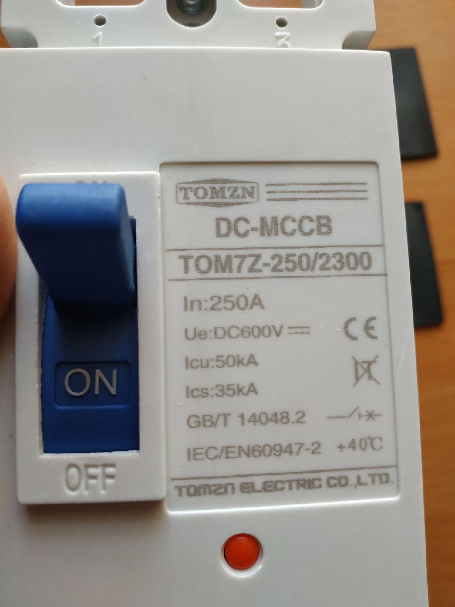 Автомат постоянного тока TOMZN  250A . Защита аккумулятора . В НАЛИЧИИ