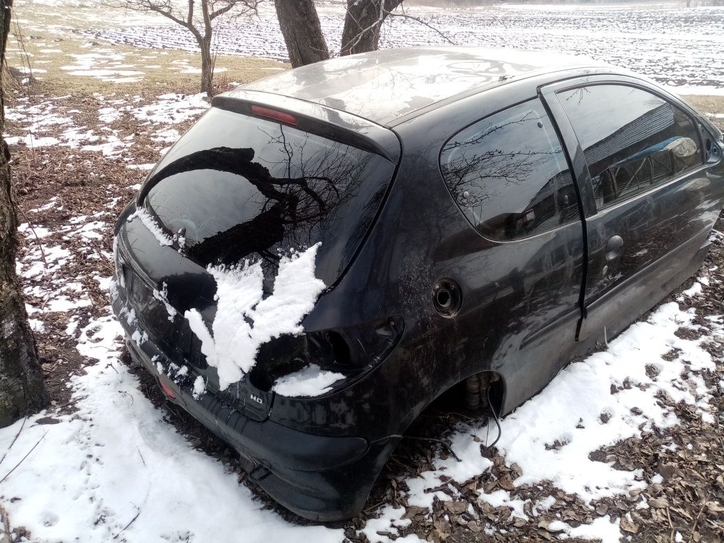Кузов  пежо 206 peugeot 206 запчастини